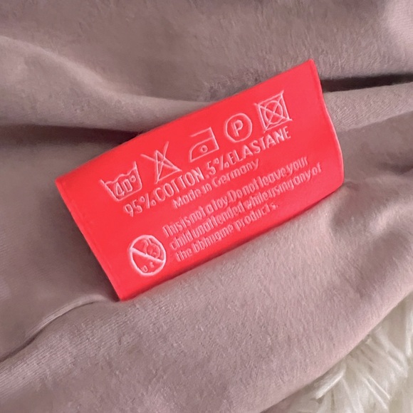 Bbhugme pregnancy pillow - Picture 9 of 13